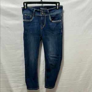 Wallflower Women's Dark Blue Ankle Jeans